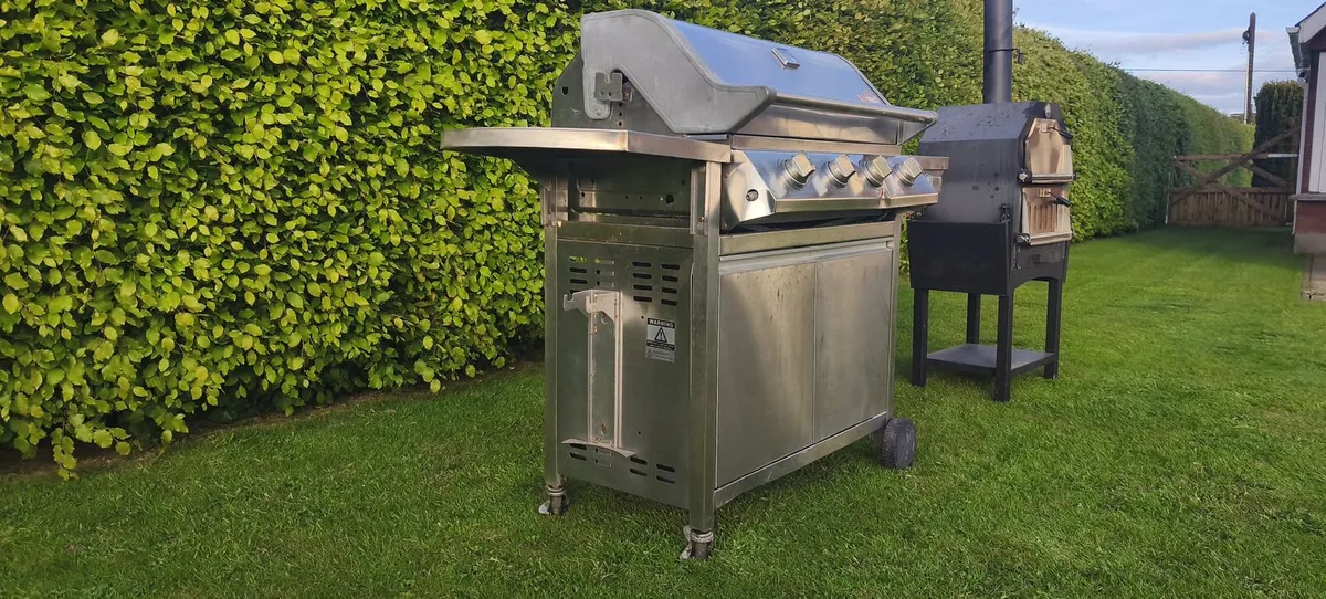 Outdoor Gas Barbeque and Pizza oven combo - Image 2