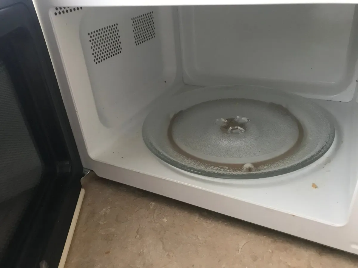 Microwave oven and airfryer - Image 2