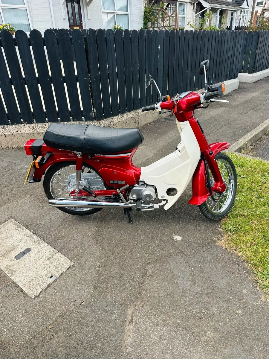 1998 Honda C90 Cub - Image 2