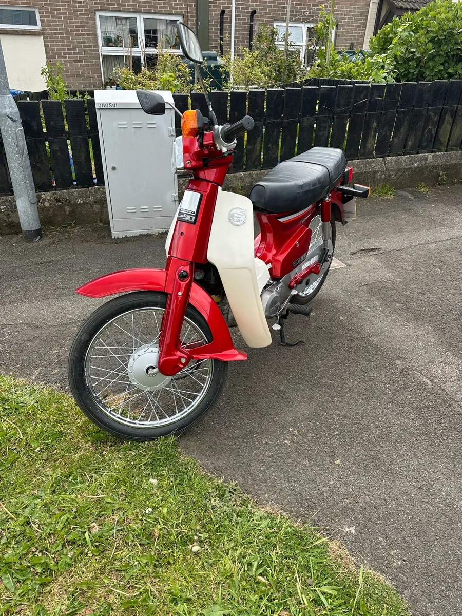 1998 Honda C90 Cub - Image 4