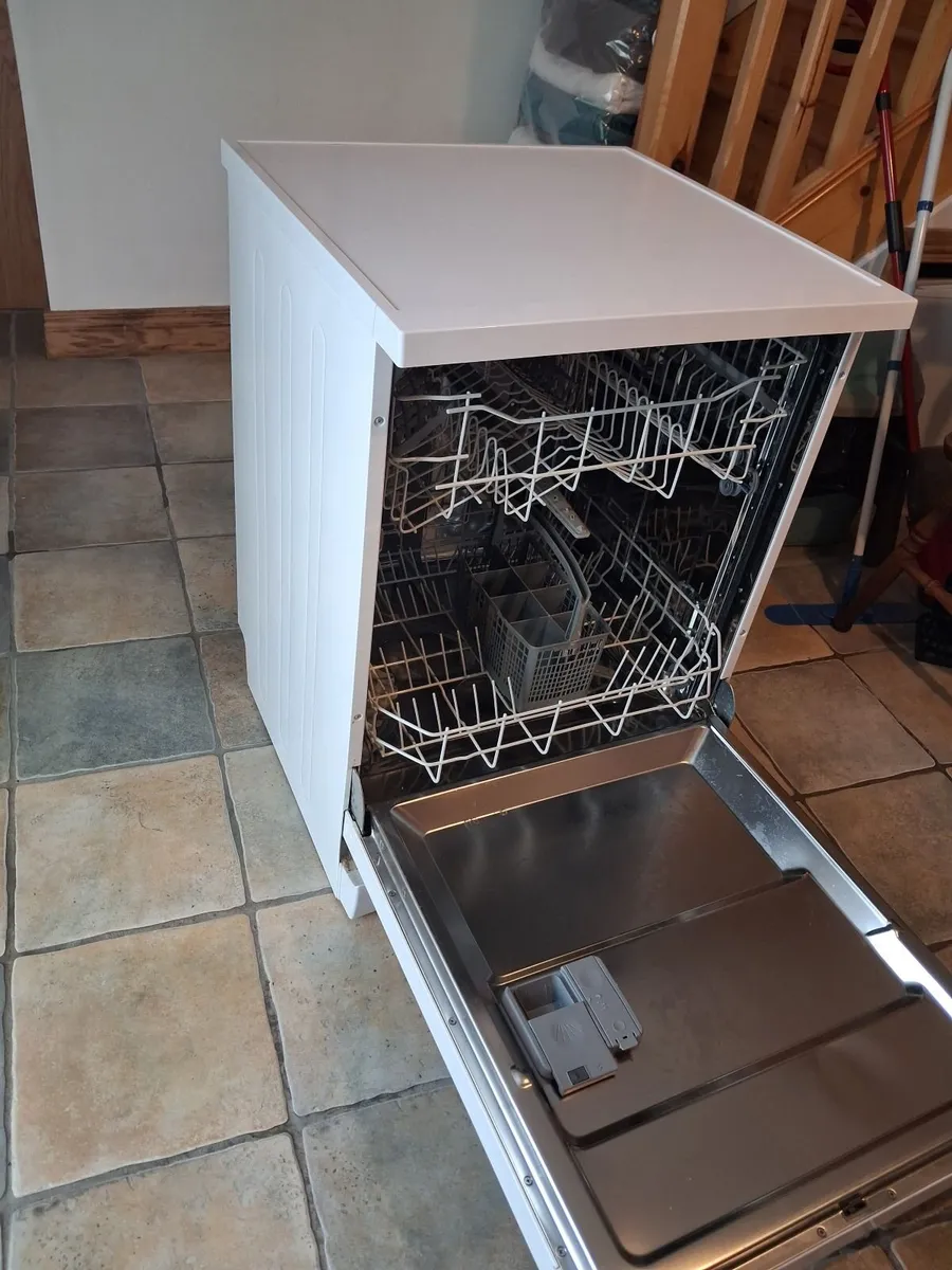 Dishwasher - Image 1