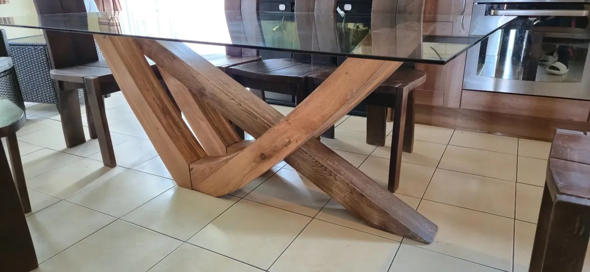 SOLID GLASS TOPPED OAK TABLE WITH 8 OAK CHAIRS - Image 3