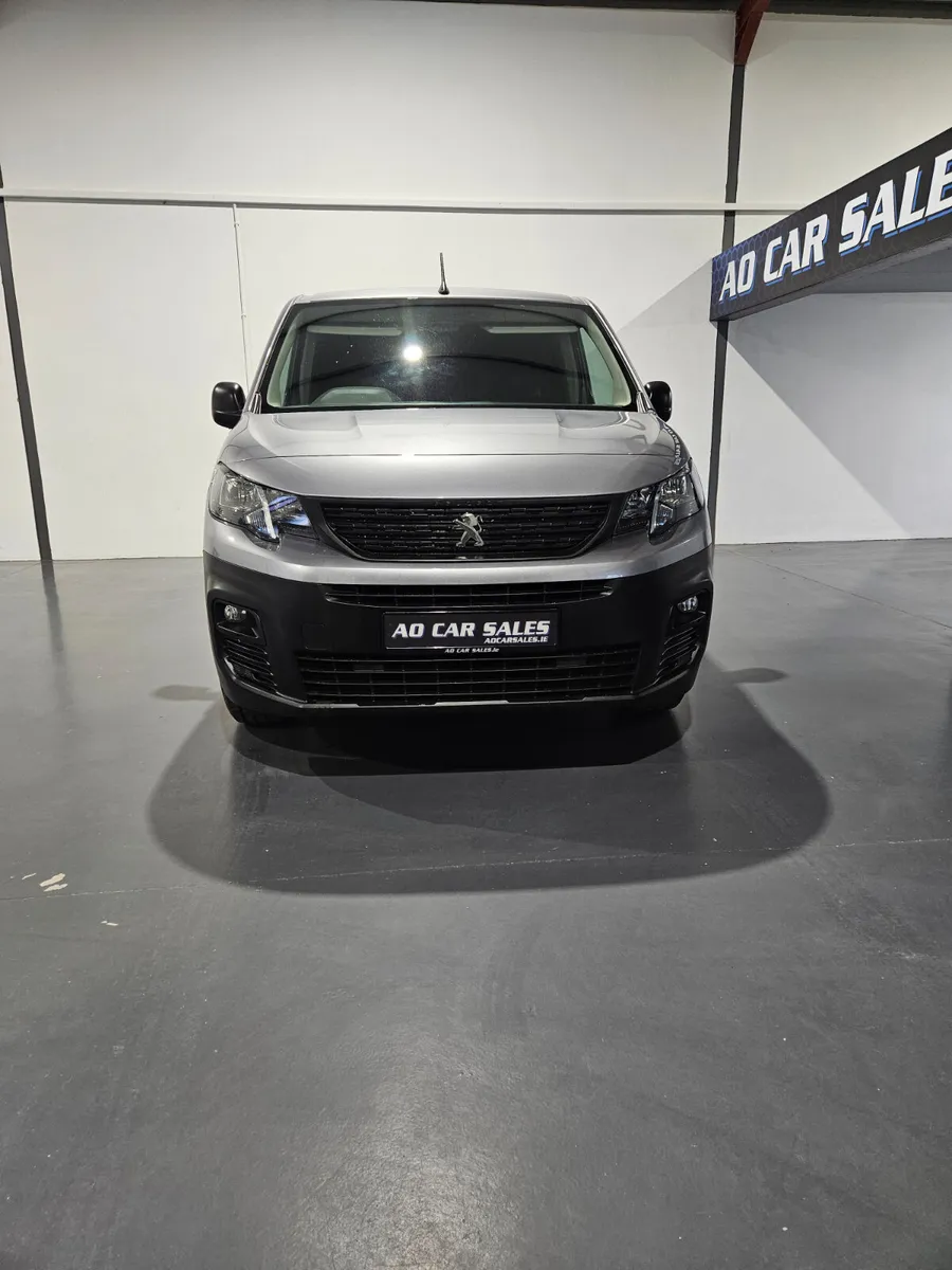 2019 peugeot partner 1.6 hdi 100bhp 1000 grip std - Image 4