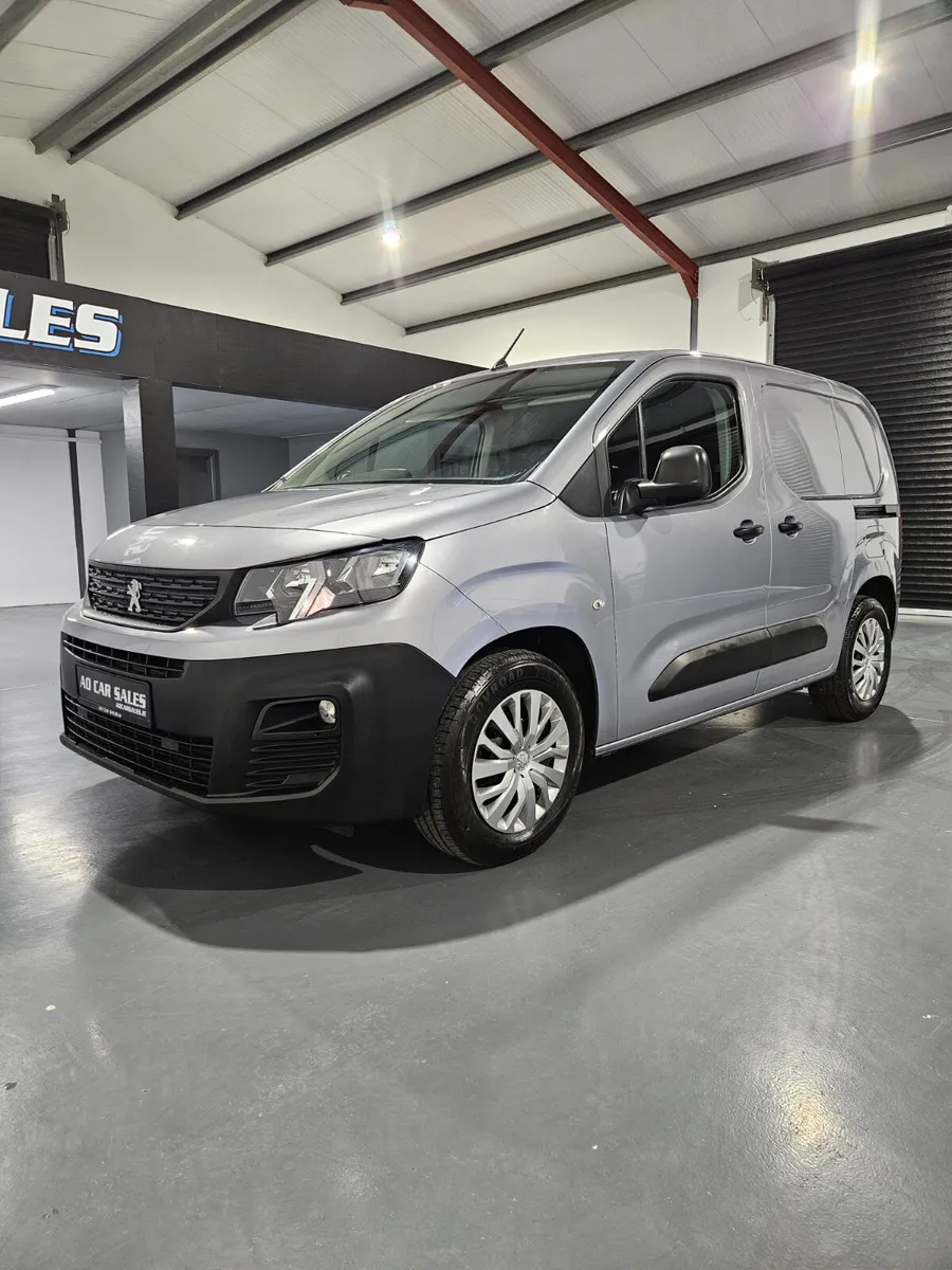 2019 peugeot partner 1.6 hdi 100bhp 1000 grip std - Image 3