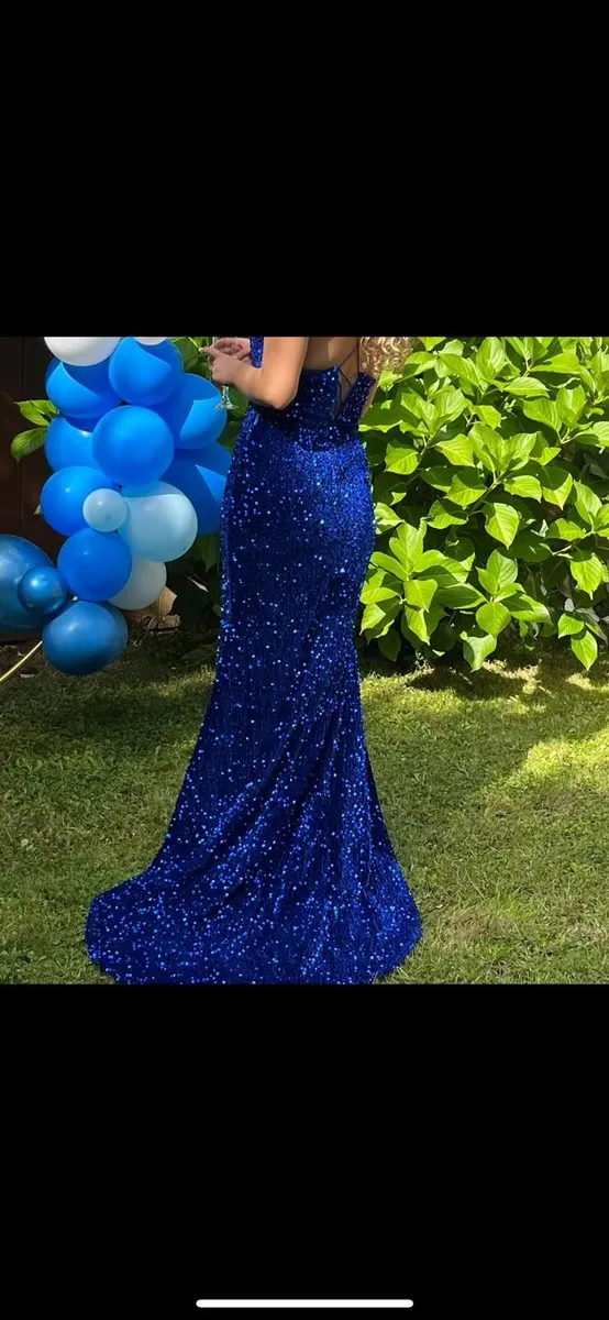 Dress size 8/10 - Image 2