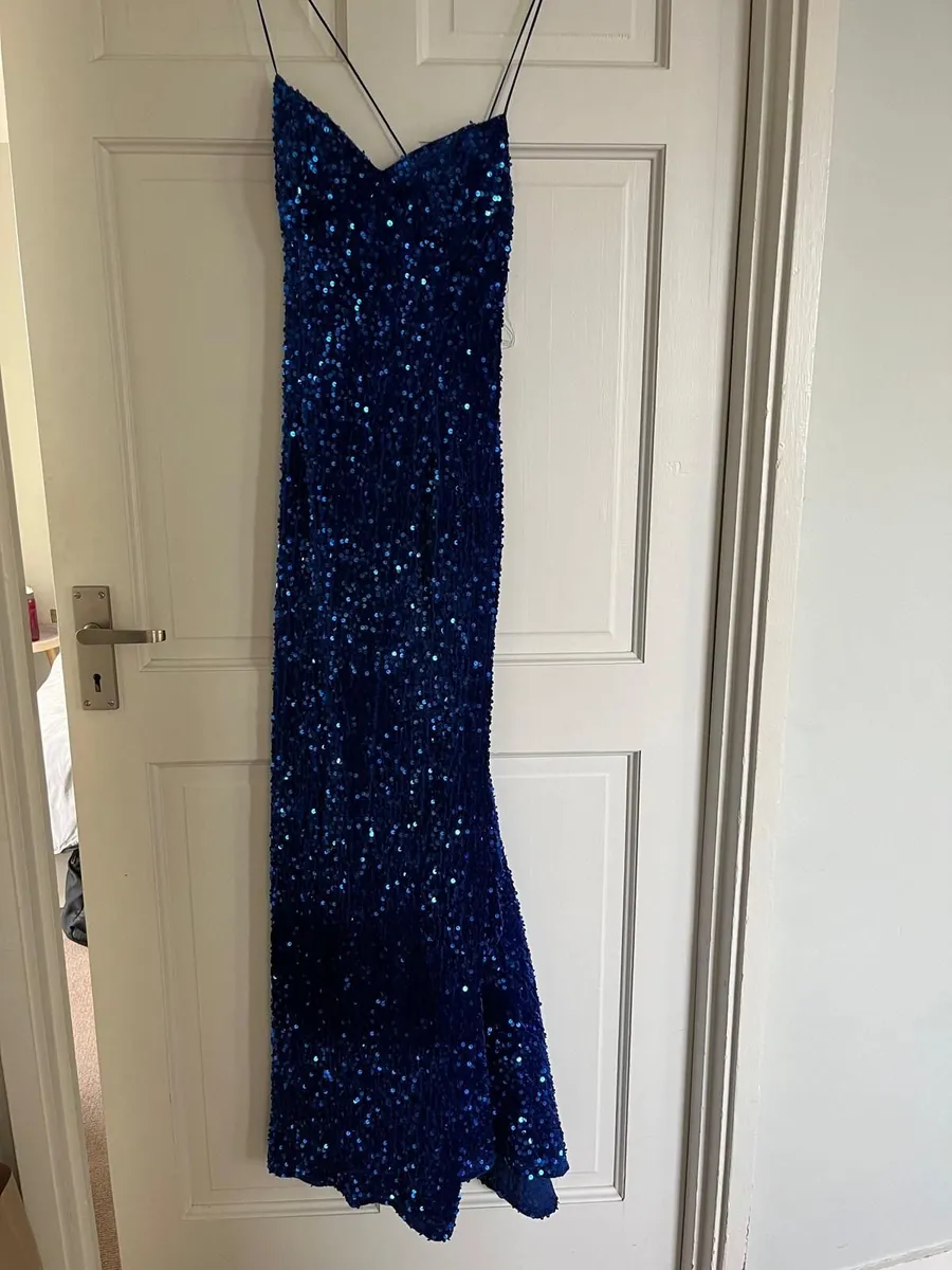 Dress size 8/10 - Image 4