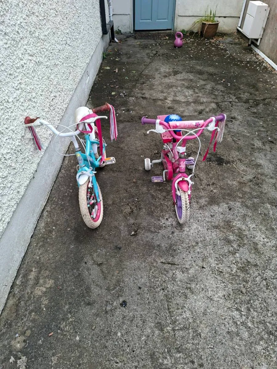 Free to take!!!!! 3 kids bikes and baby bath - Image 1