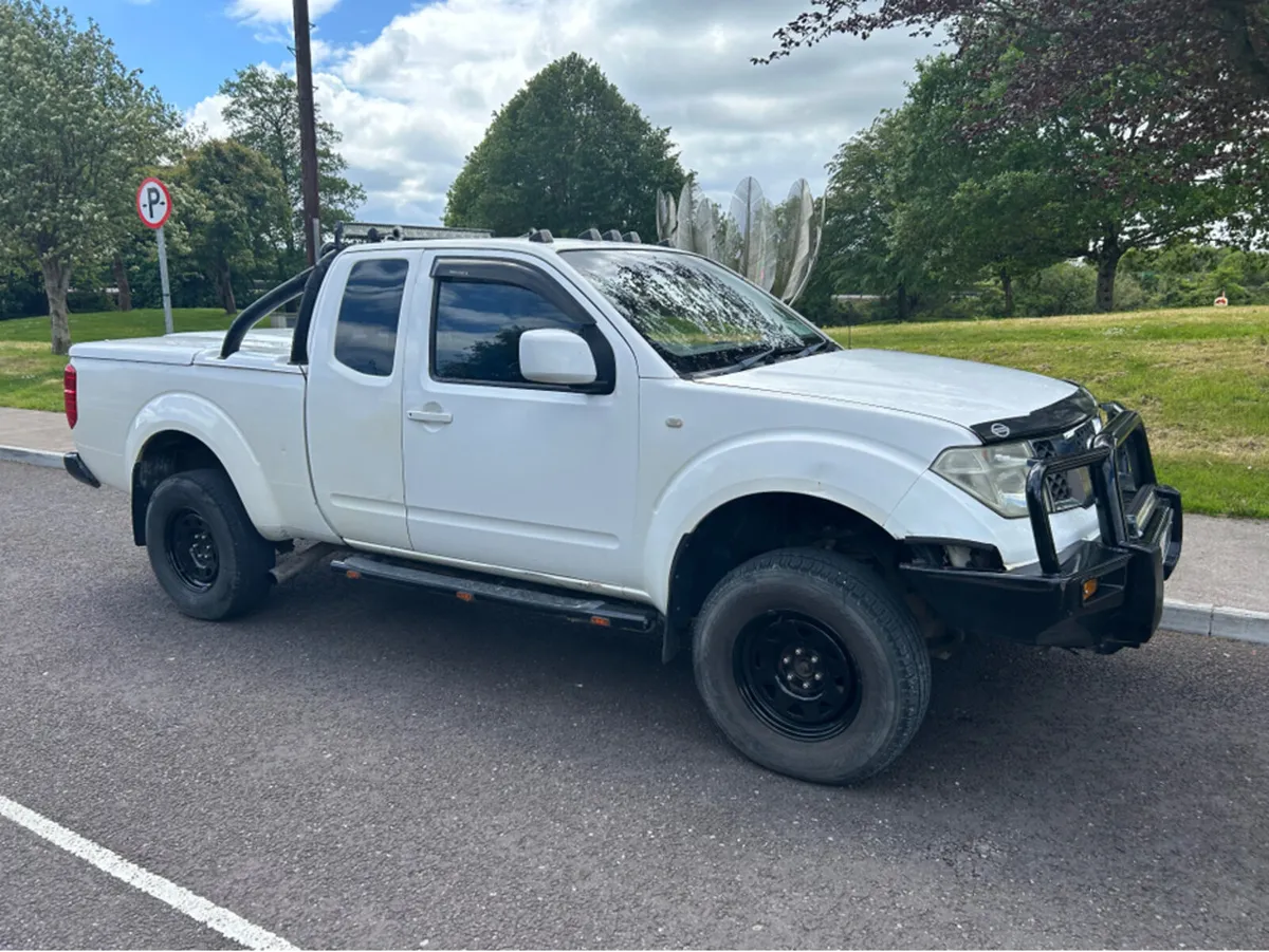 Nissan Navara D40 ST X - Image 2