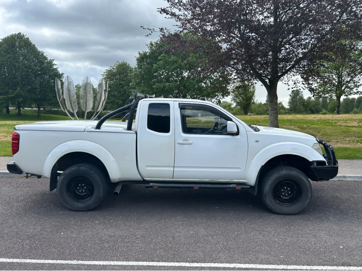 Nissan Navara D40 ST X - Image 3