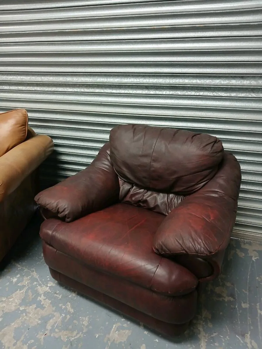 2 leather sofa armchairs - Image 3