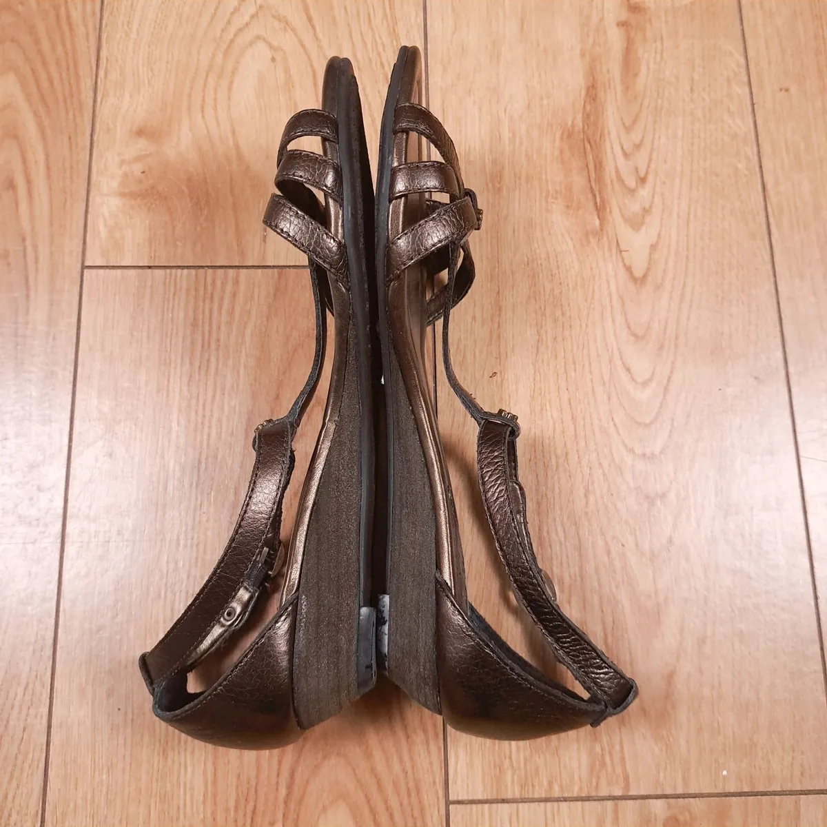 Clarks Bronze Metallic T-Bar Sandals 6UK/39EU - Image 2