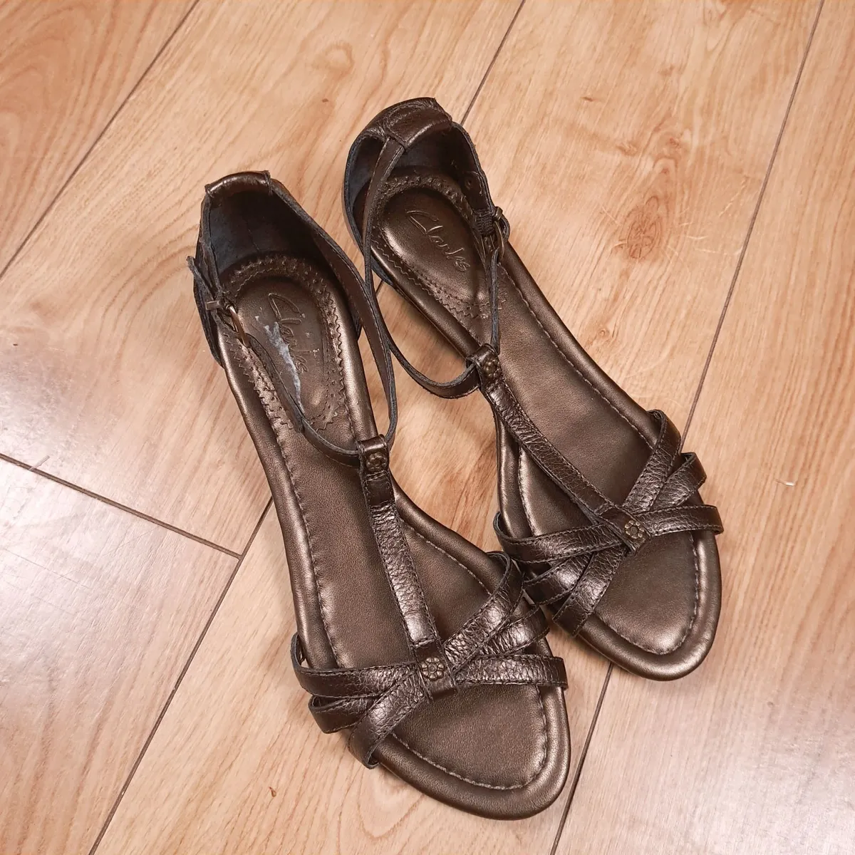 Clarks Bronze Metallic T-Bar Sandals 6UK/39EU - Image 1
