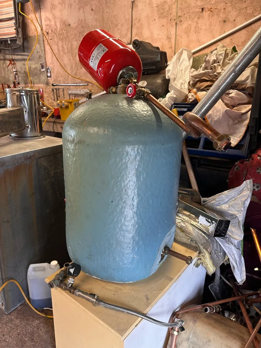 Copper cylinder & expansion tank - Image 2