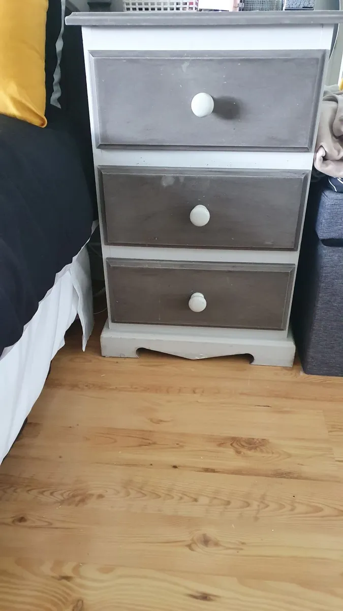 Wardropes - Image 2