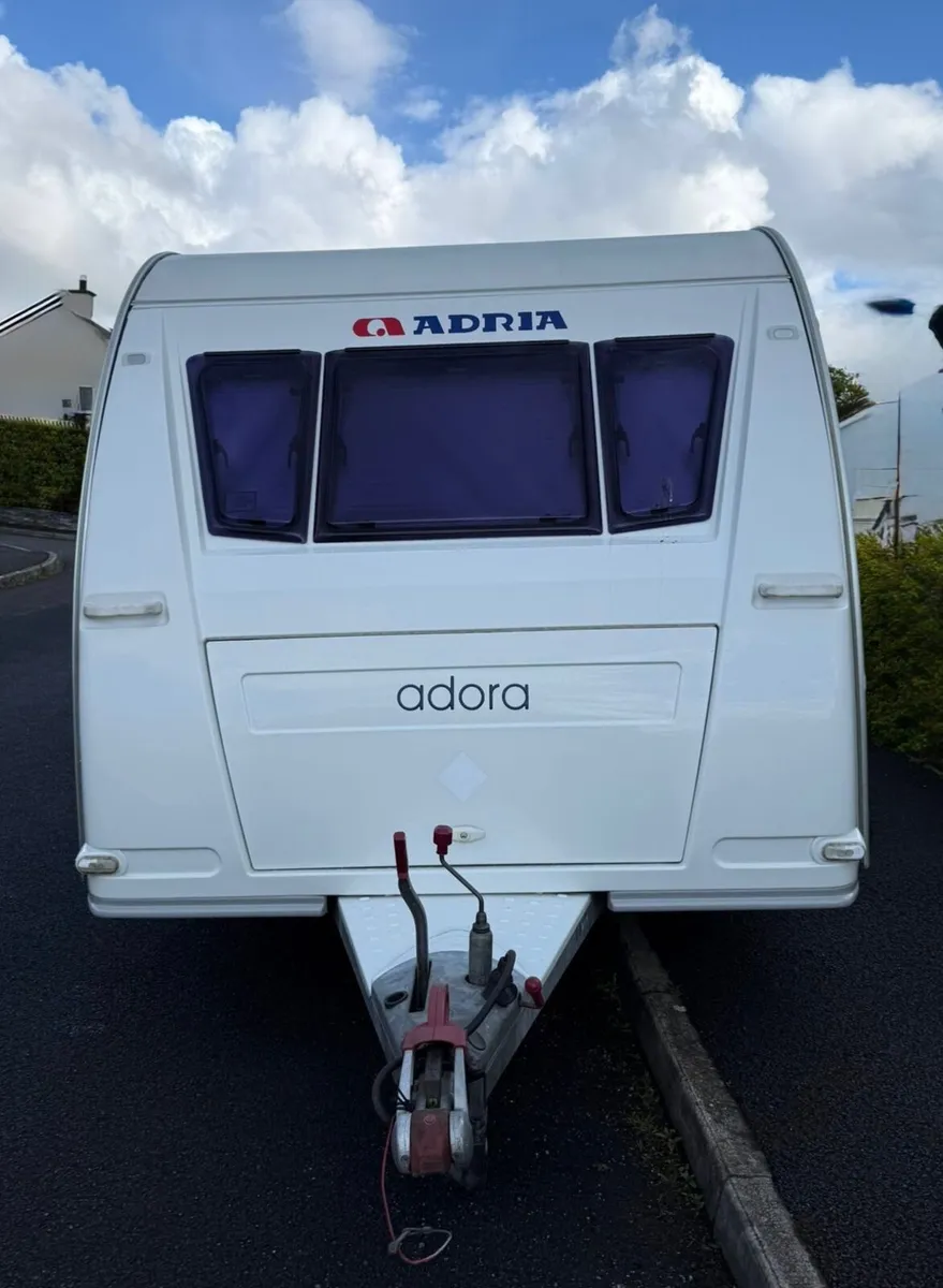 Adria adora 4 bed fixed bed - Image 1