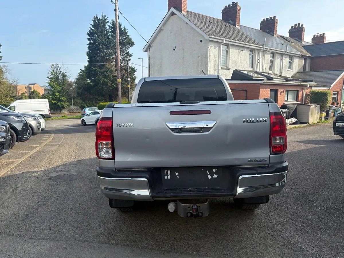 TOYOTA HILUX 2016-2026 GENUINE ROLLER SHUTTER SILV - Image 2
