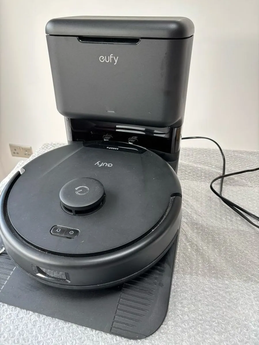 Eufy L60 Hybrid Robot Vacuum with mop - Image 1