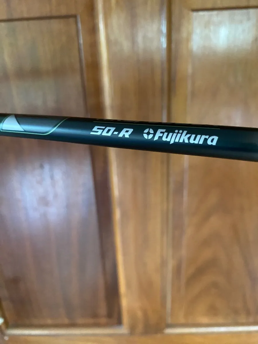 TaylorMade NEW Qi 35 10.5 Degree Reg Flex Driver - Image 4
