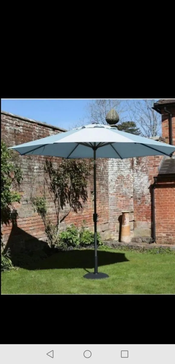 Brand New Duck Egg Blue 2.7m Parasol C/W Crank