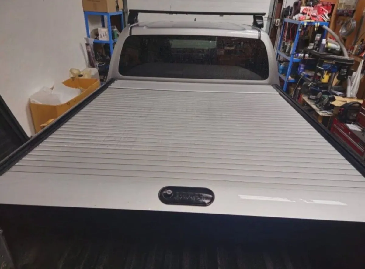TOYOTA HILUX 2016-2026 GENUINE ROLLER SHUTTER SILV - Image 4