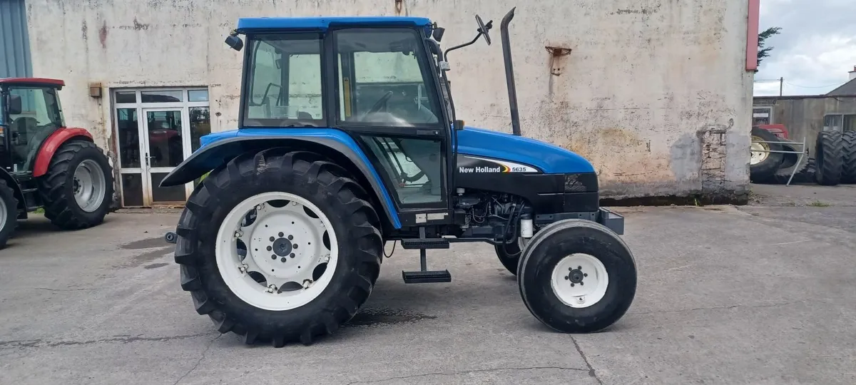 New Holland 5635 - Image 1