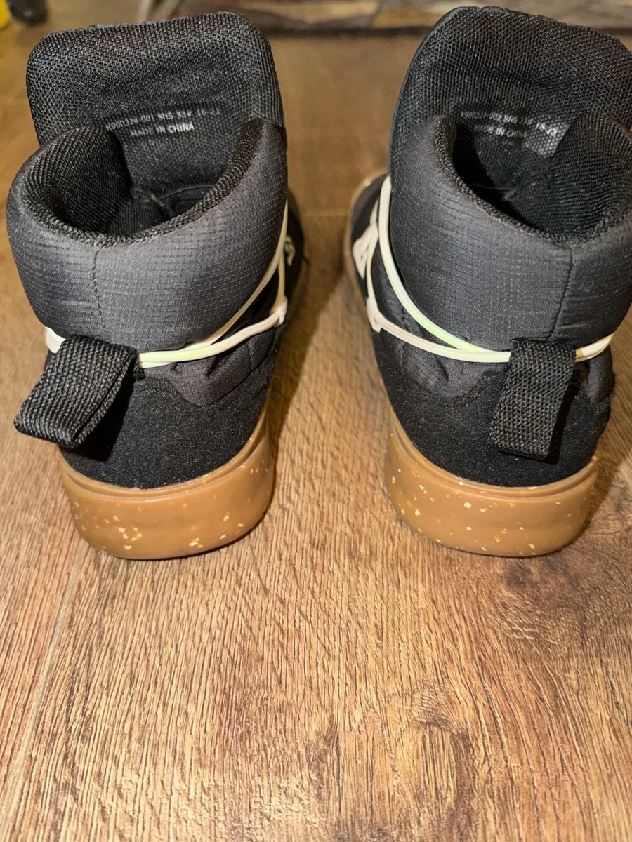 Bundle of boys shoes - Image 4