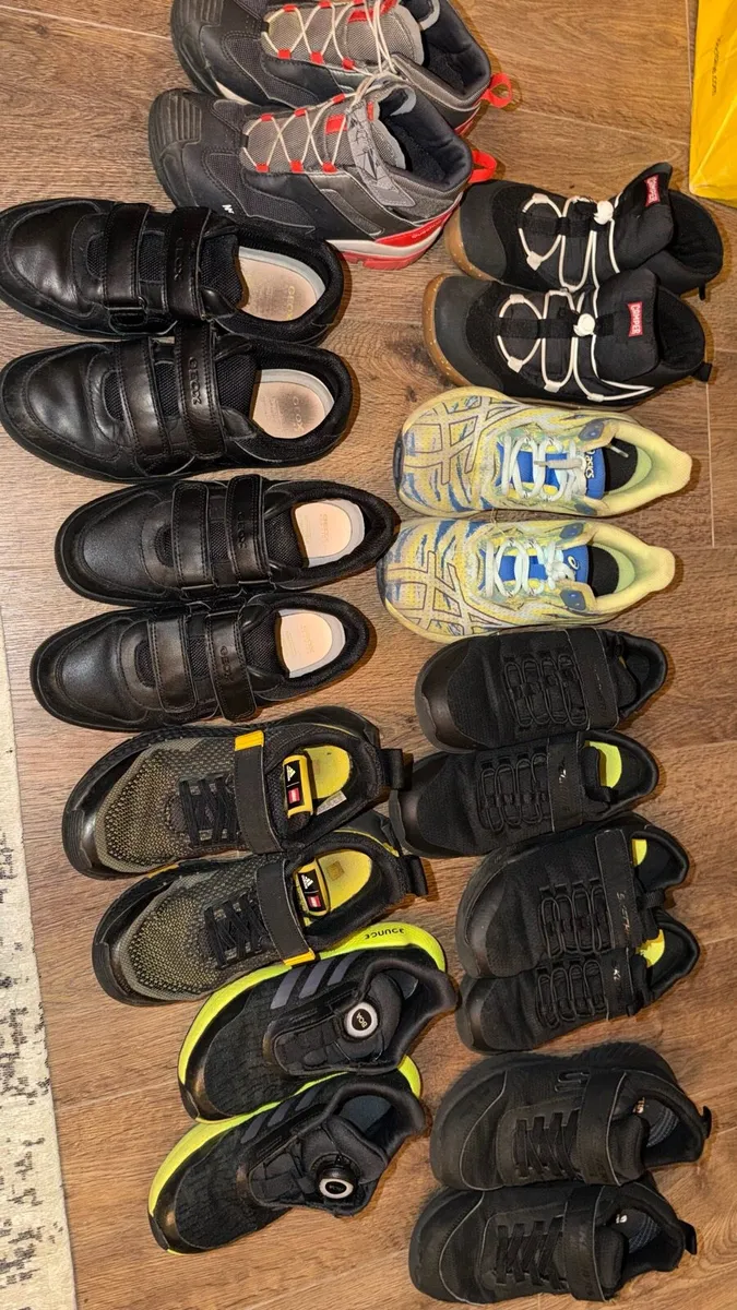 Bundle of boys shoes - Image 1