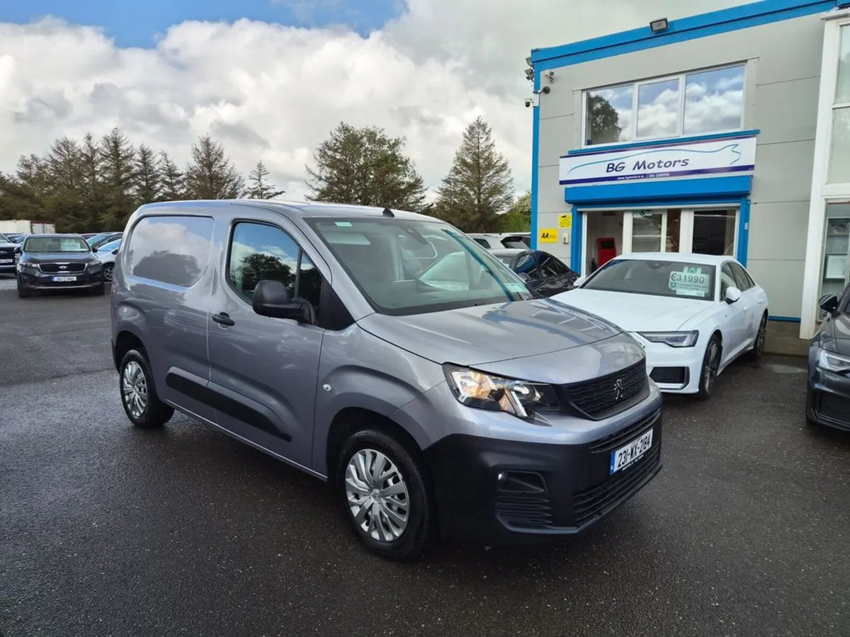 Peugeot Partner Professional Plus 1.5 Blue HDI - Image 1