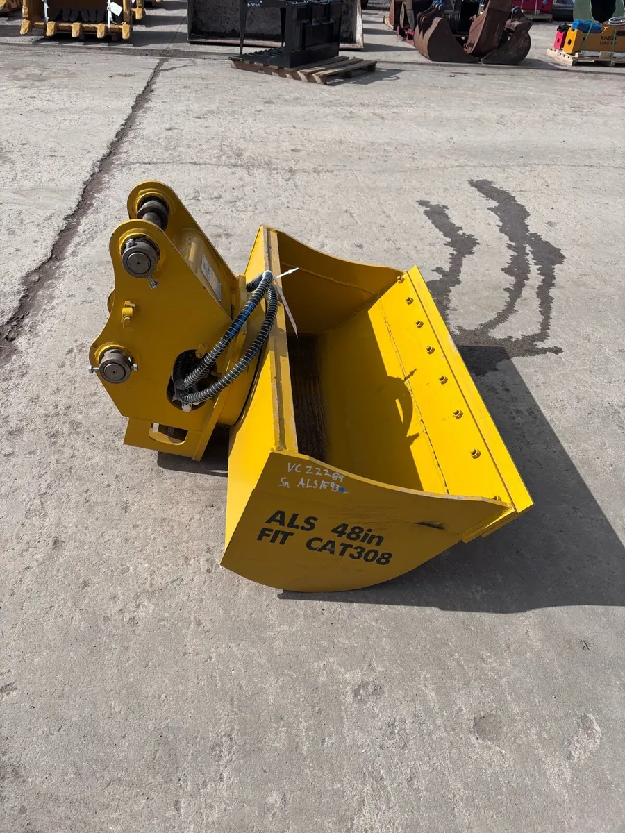Rotating grading bucket - Image 1