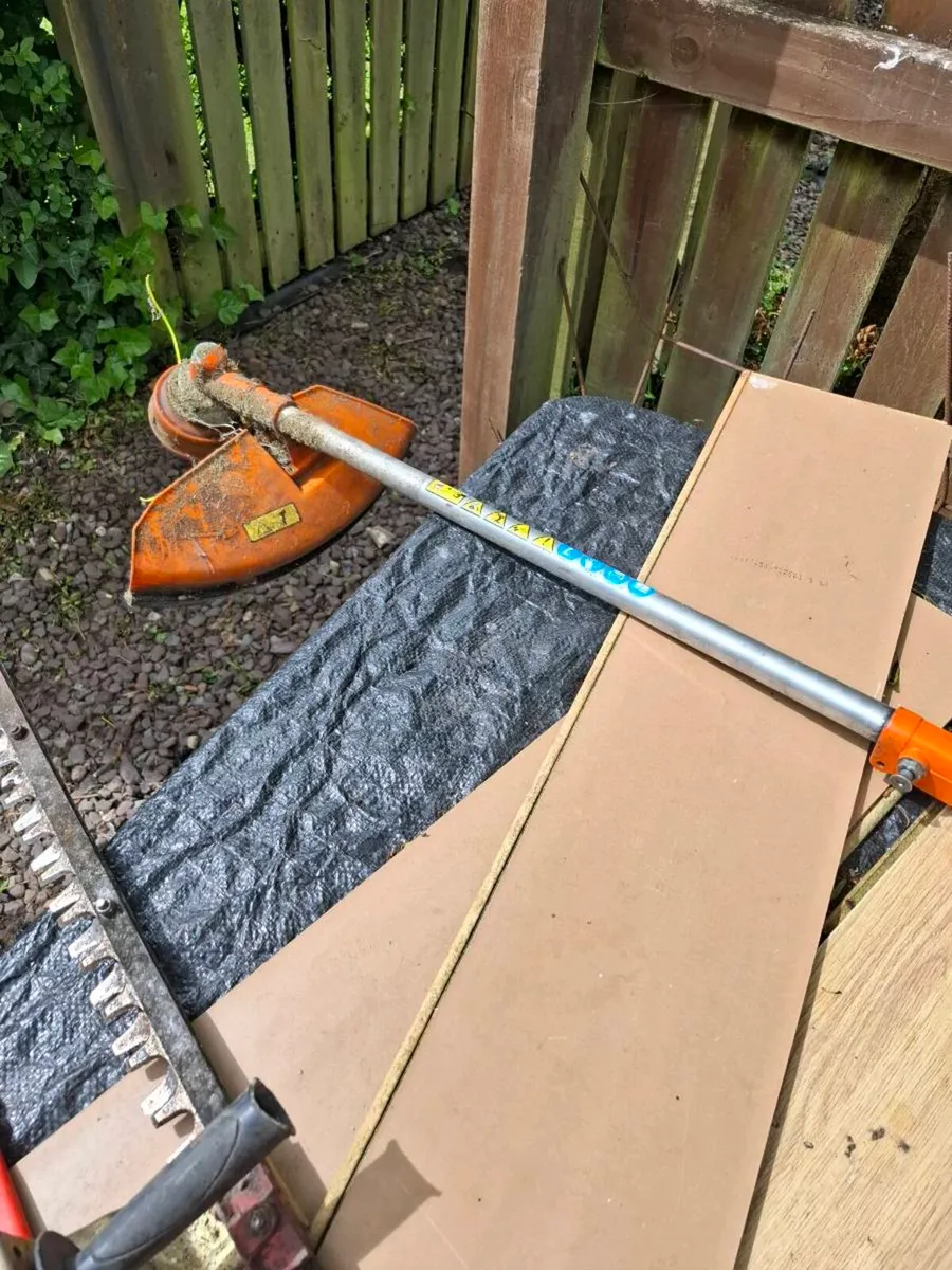 Hedge cutter - Image 1