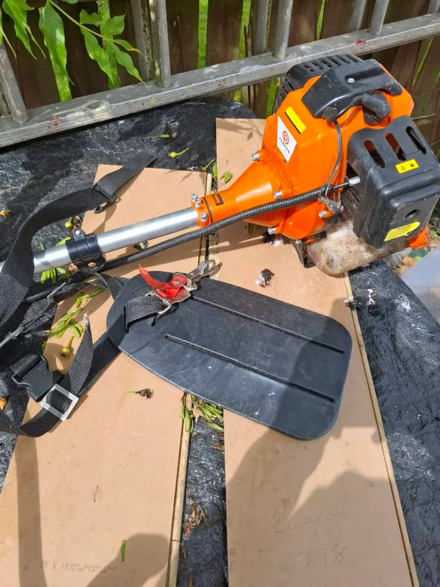 Hedge cutter - Image 2