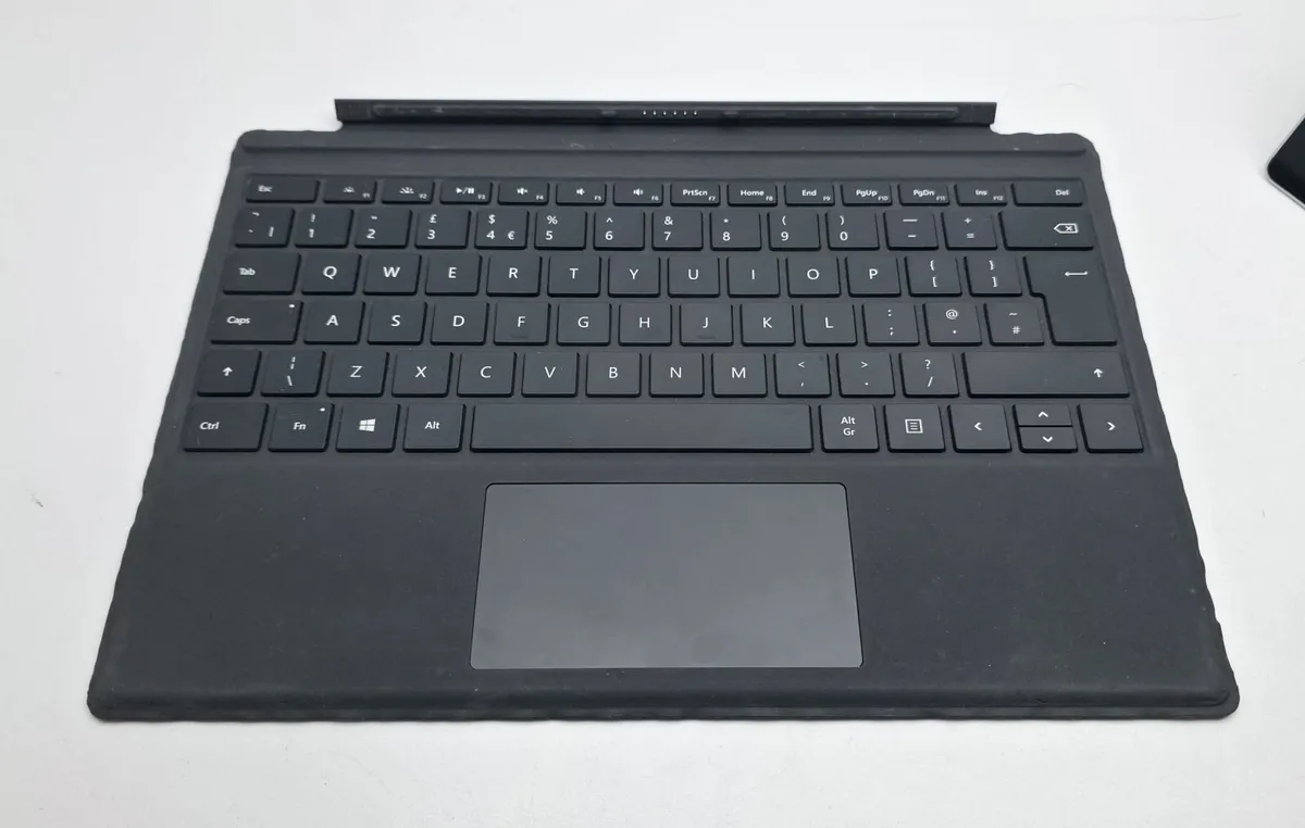 Microsoft Surface Pro 4 - Core i5 / 2-in-1 laptop - Image 3