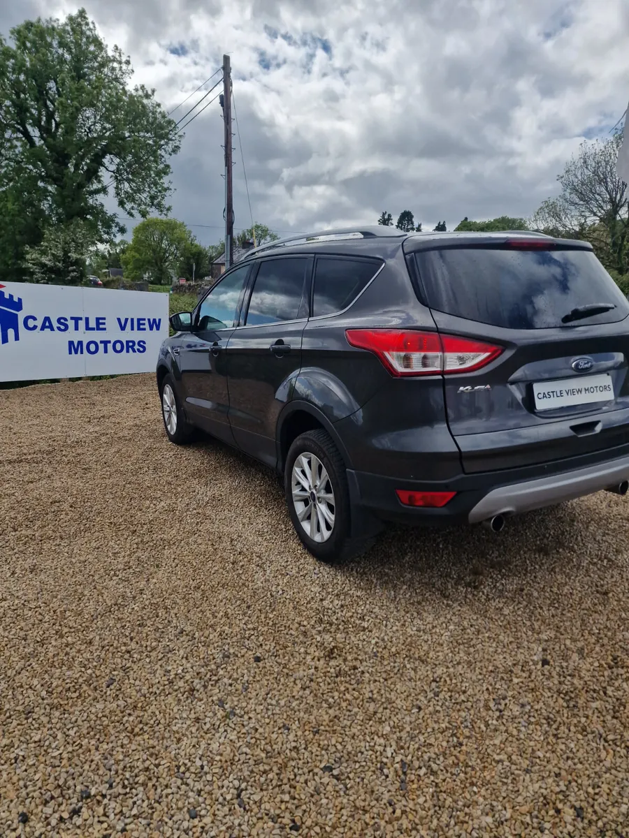 16 Ford Kuga Crew Cab New Doe - Image 2