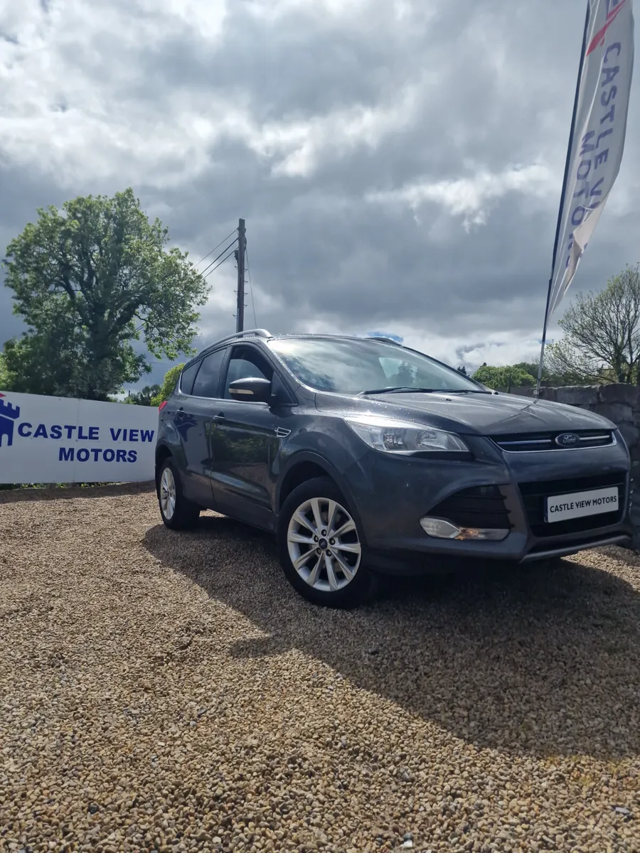 16 Ford Kuga Crew Cab New Doe - Image 1
