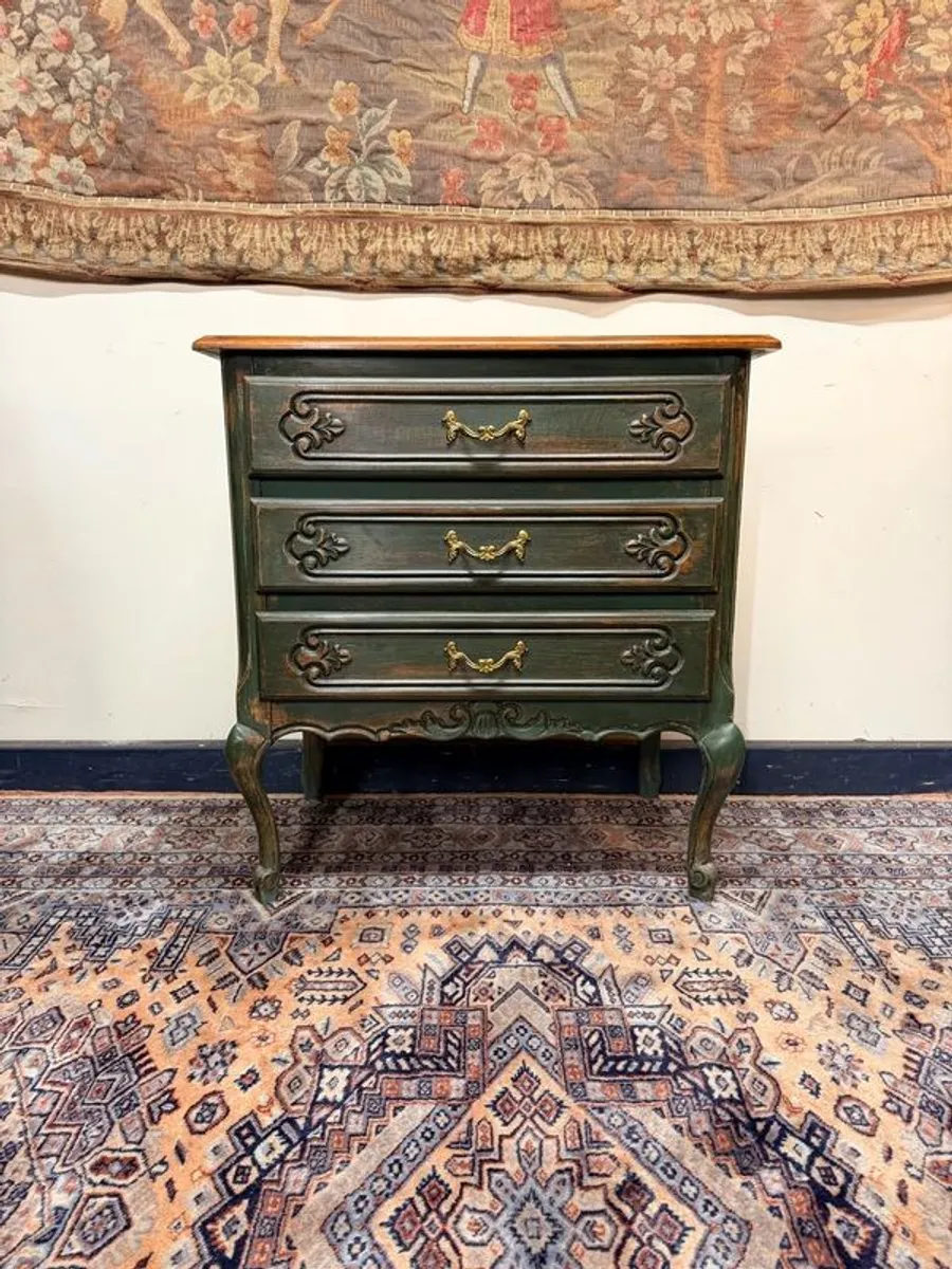 Charming French Vintage Provincial Chest of Drawers - Image 1