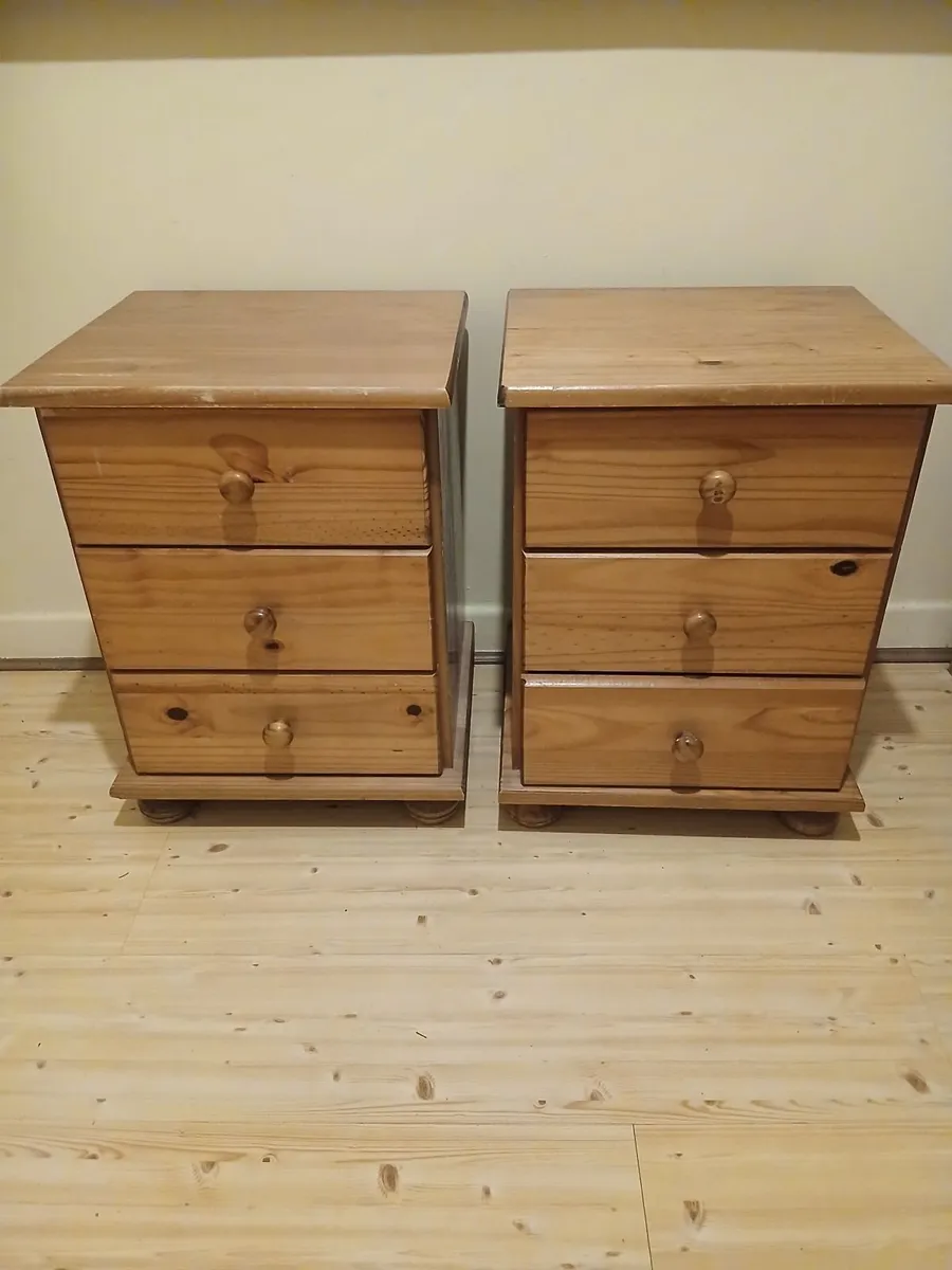 Dressing table and bed side lockers - Image 2