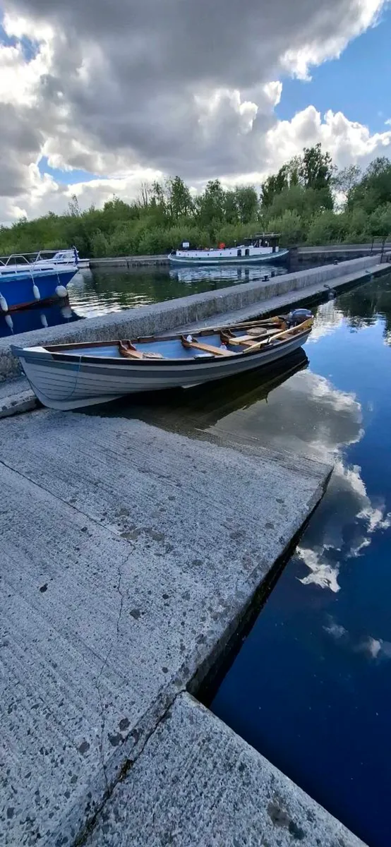 17 foot sheelin boat and trailer - Image 4