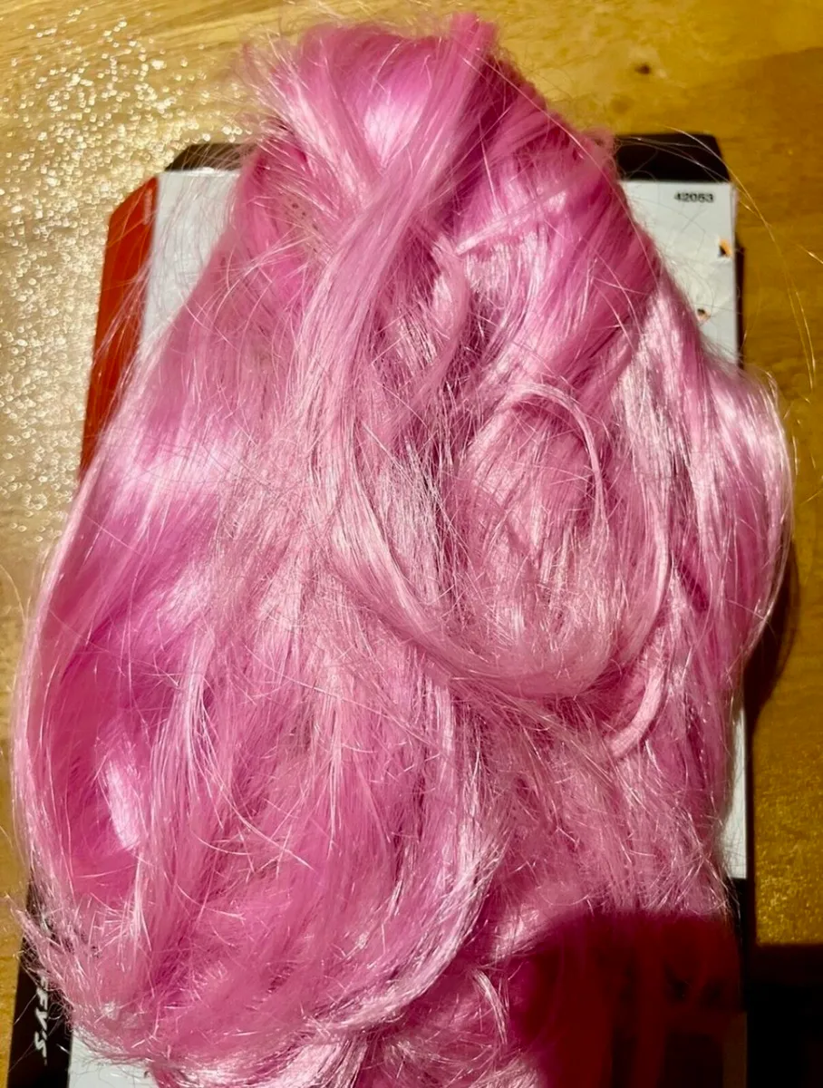Pink wig - Image 2