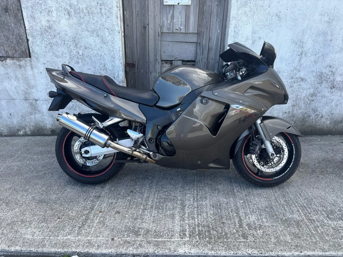 Honda CBR1100XX Black Bird - Image 1