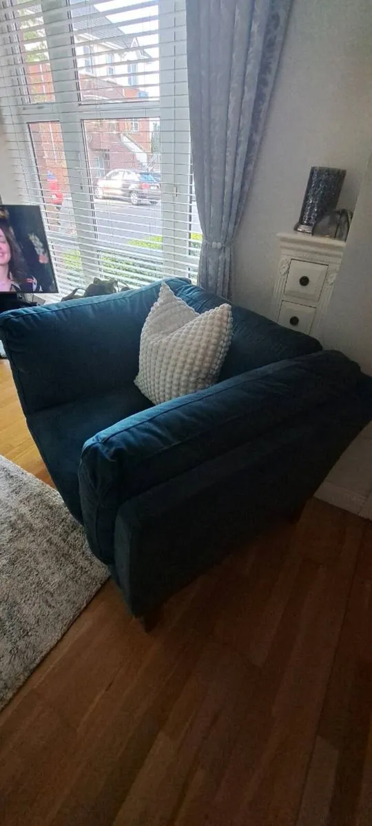2 seater couch & chair - Image 4
