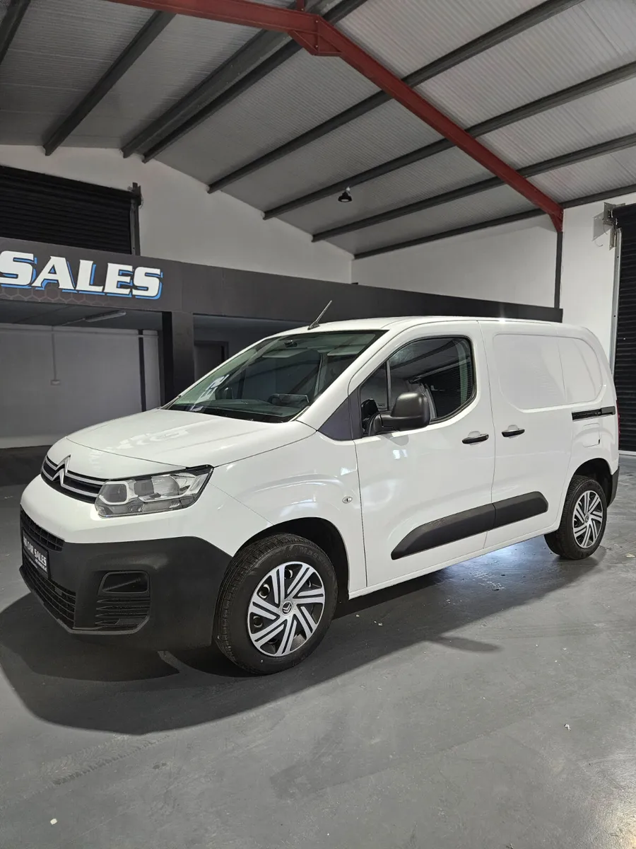 2023 citreon 1.5 hdi 100bhp 1000 enterprise ed - Image 3