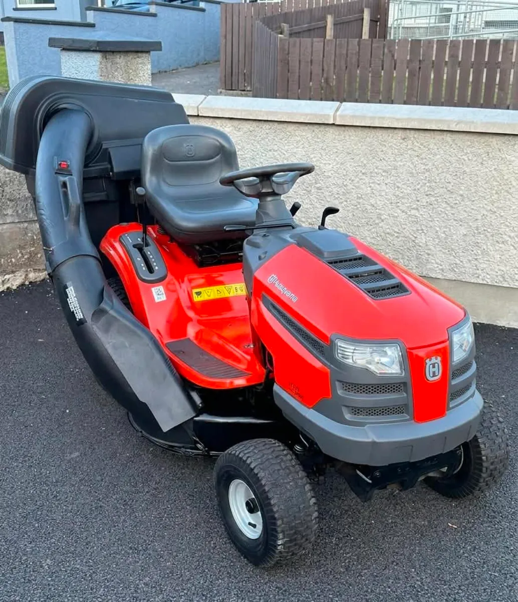Husqvarna ride on lawnmower - Image 2