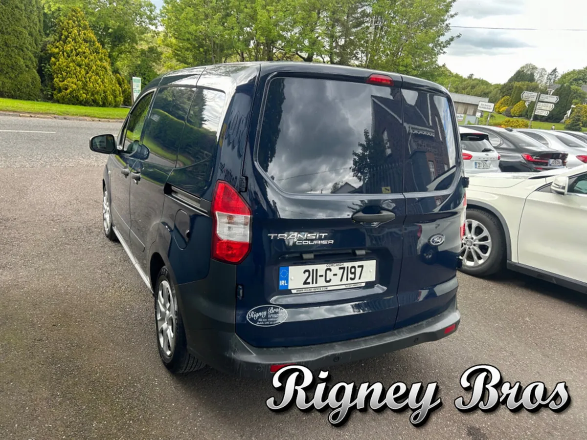 Ford Transit Courier TREND 1.5 TD 75PS M6 3DR - Image 4