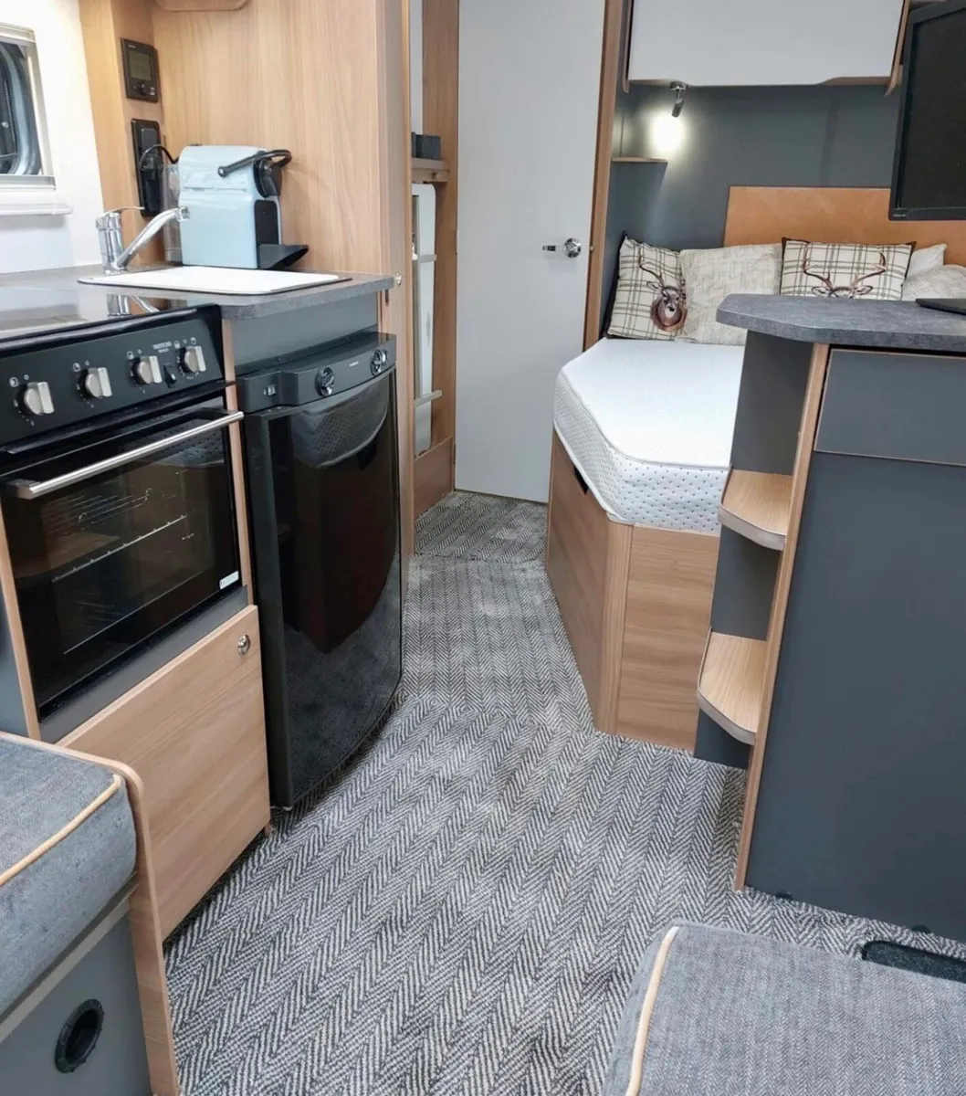 Bailey Discovery D4-4 - Image 1