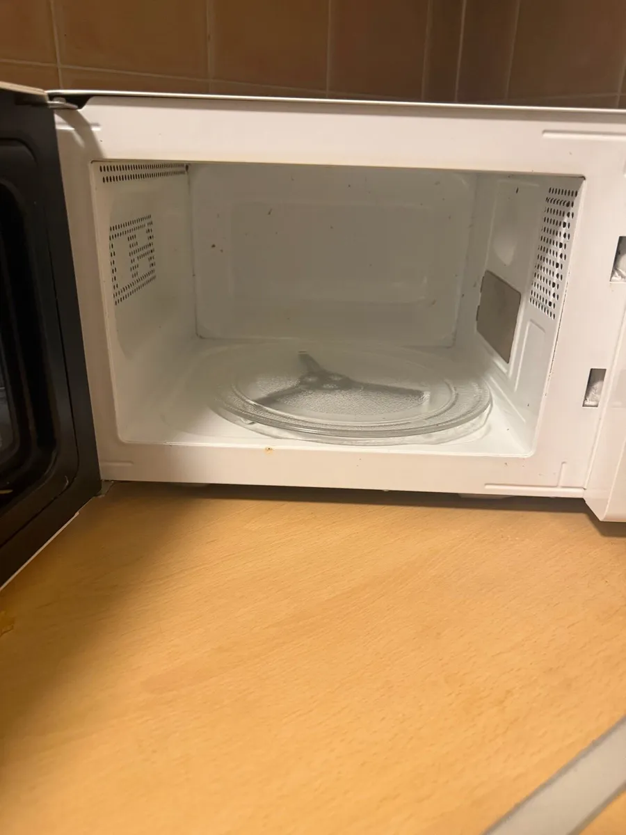 Microwave - Image 3