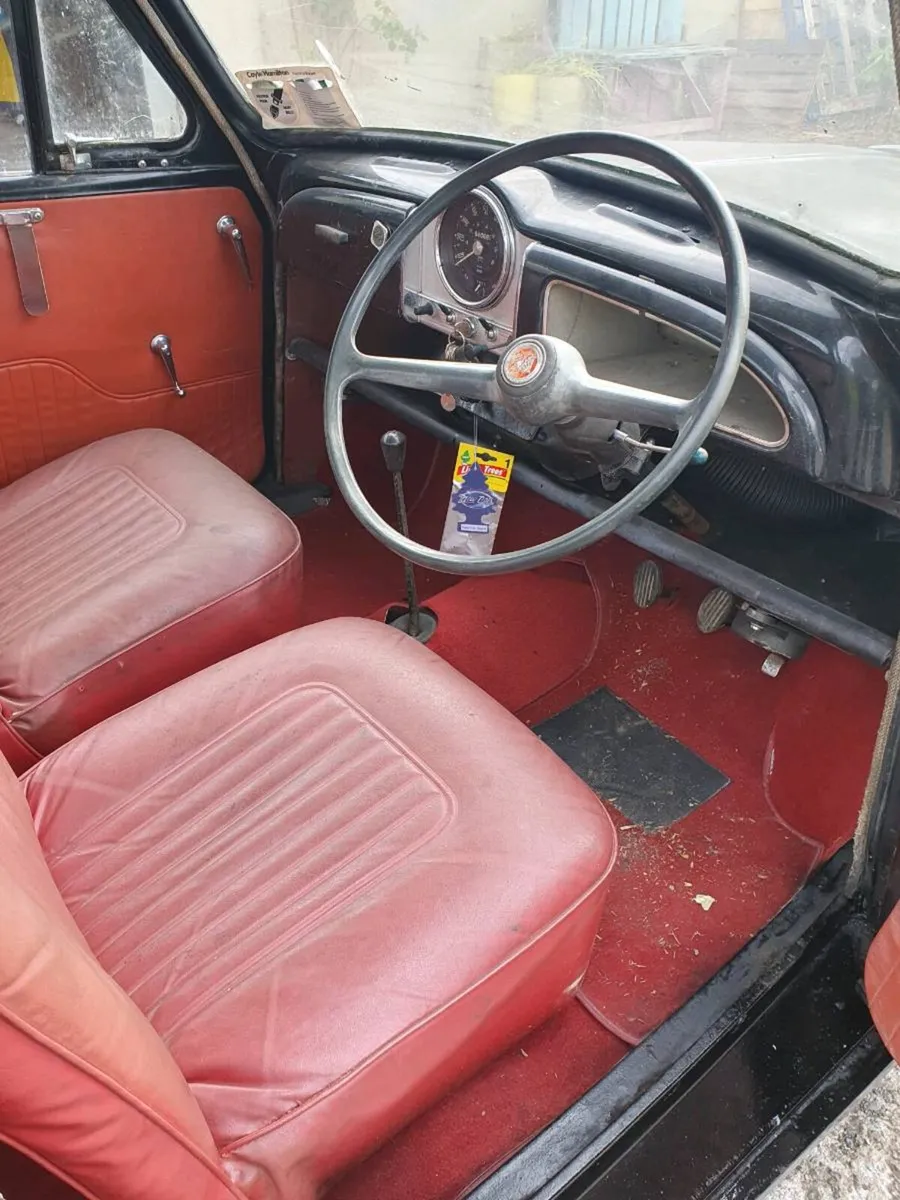 Vintage car - Image 3