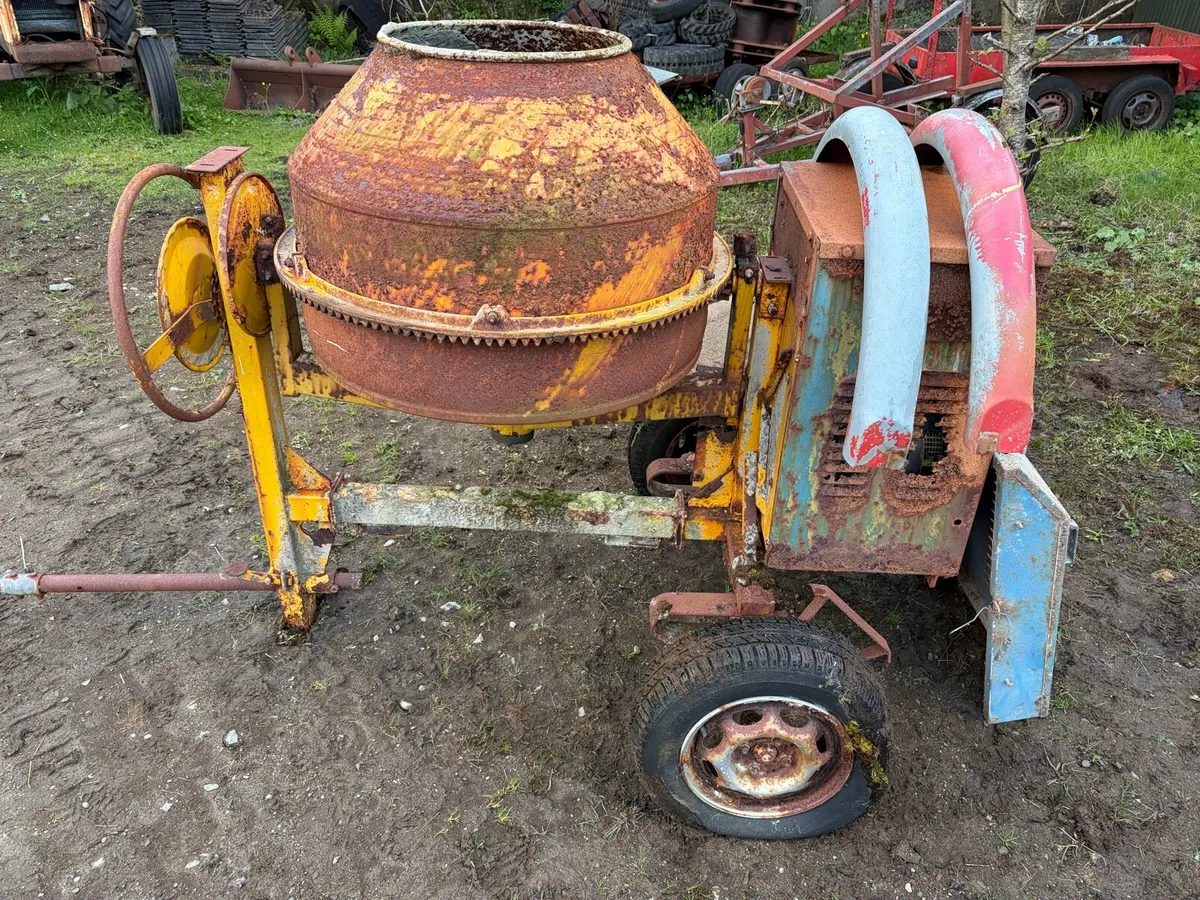 Cement mixer - Image 1