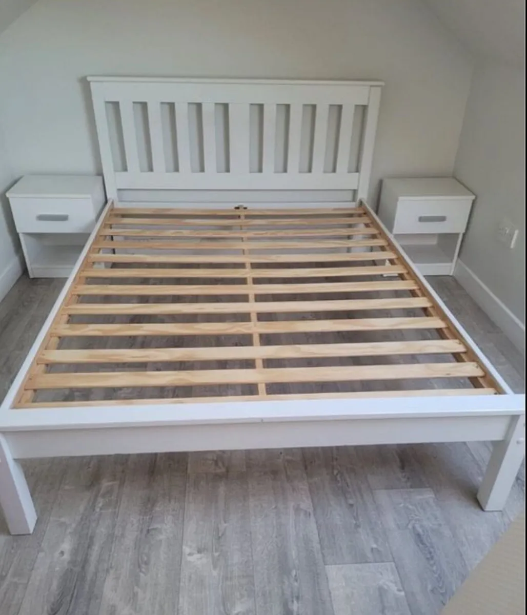Beautiful White 4Ft 6” Double Wooden Bed Frame - Image 1
