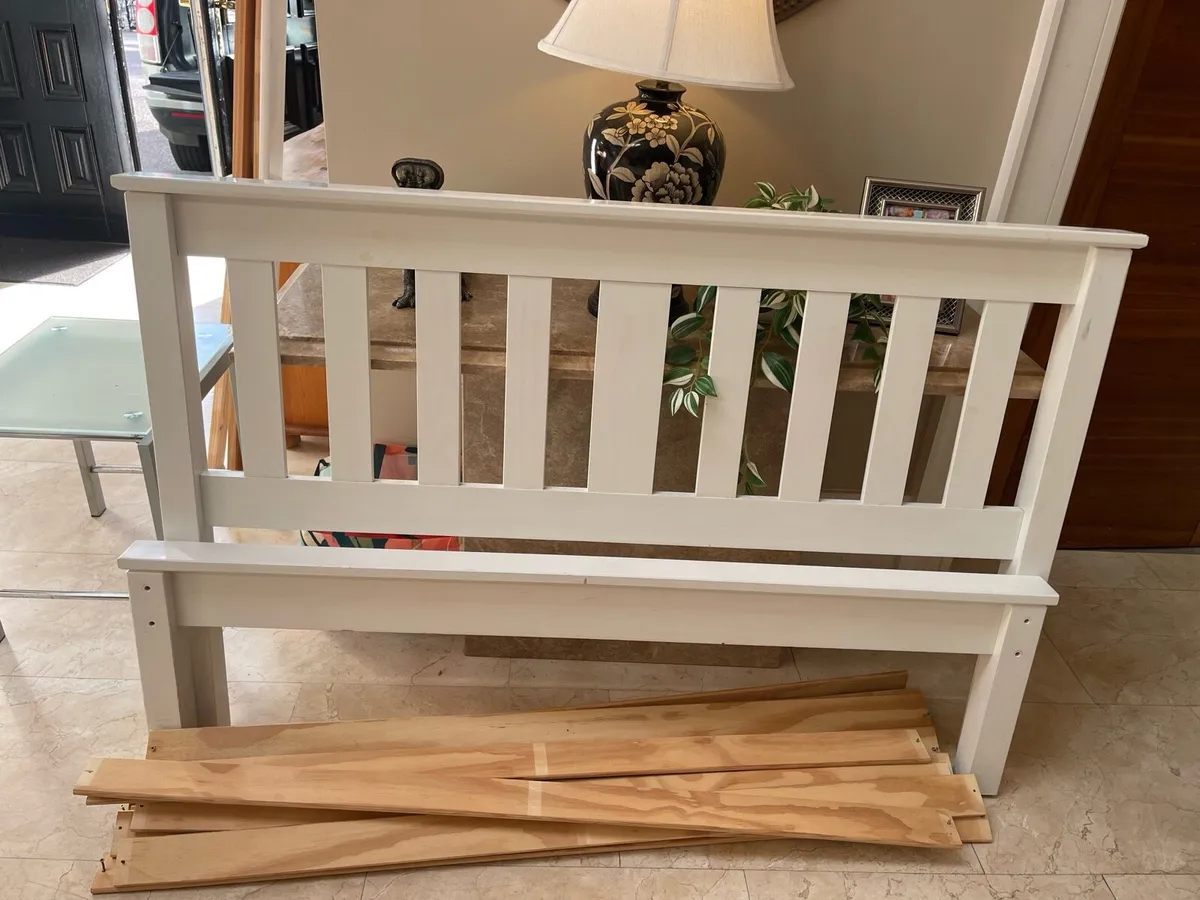 Beautiful White 4Ft 6” Double Wooden Bed Frame - Image 2