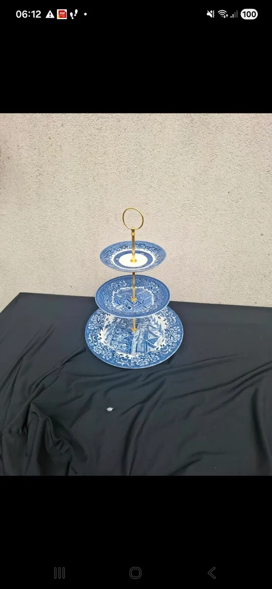 Blue cake stand postage possible